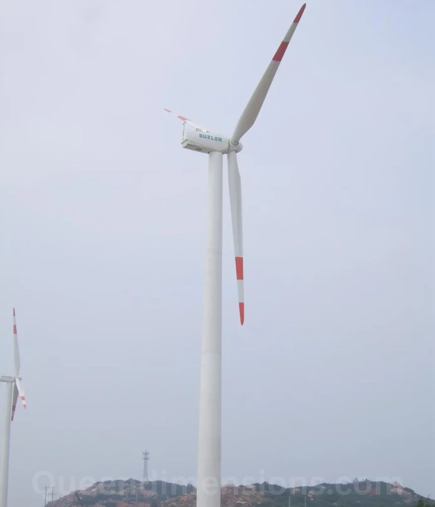 wind-turbine-tower-300-feet-lenght