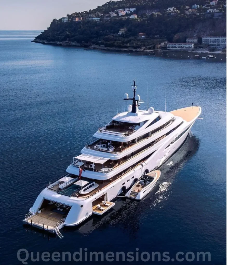 yacht-100-feet-length